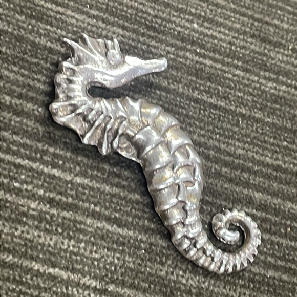 .925 Sterling SEAHORSE PIN real solid Silver Fine Jewelry Vintage - Picture 1 of 5